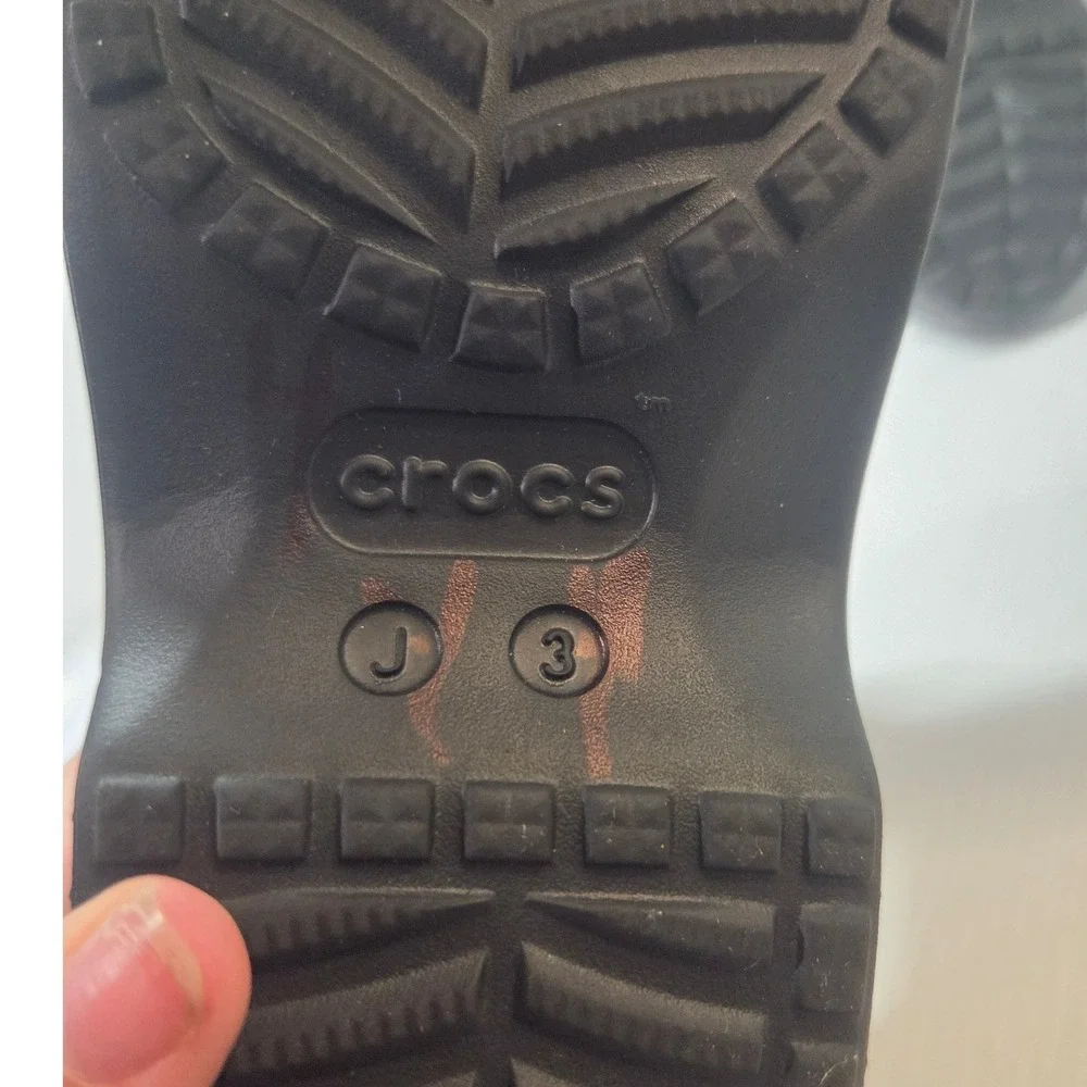 CROCS these preowned